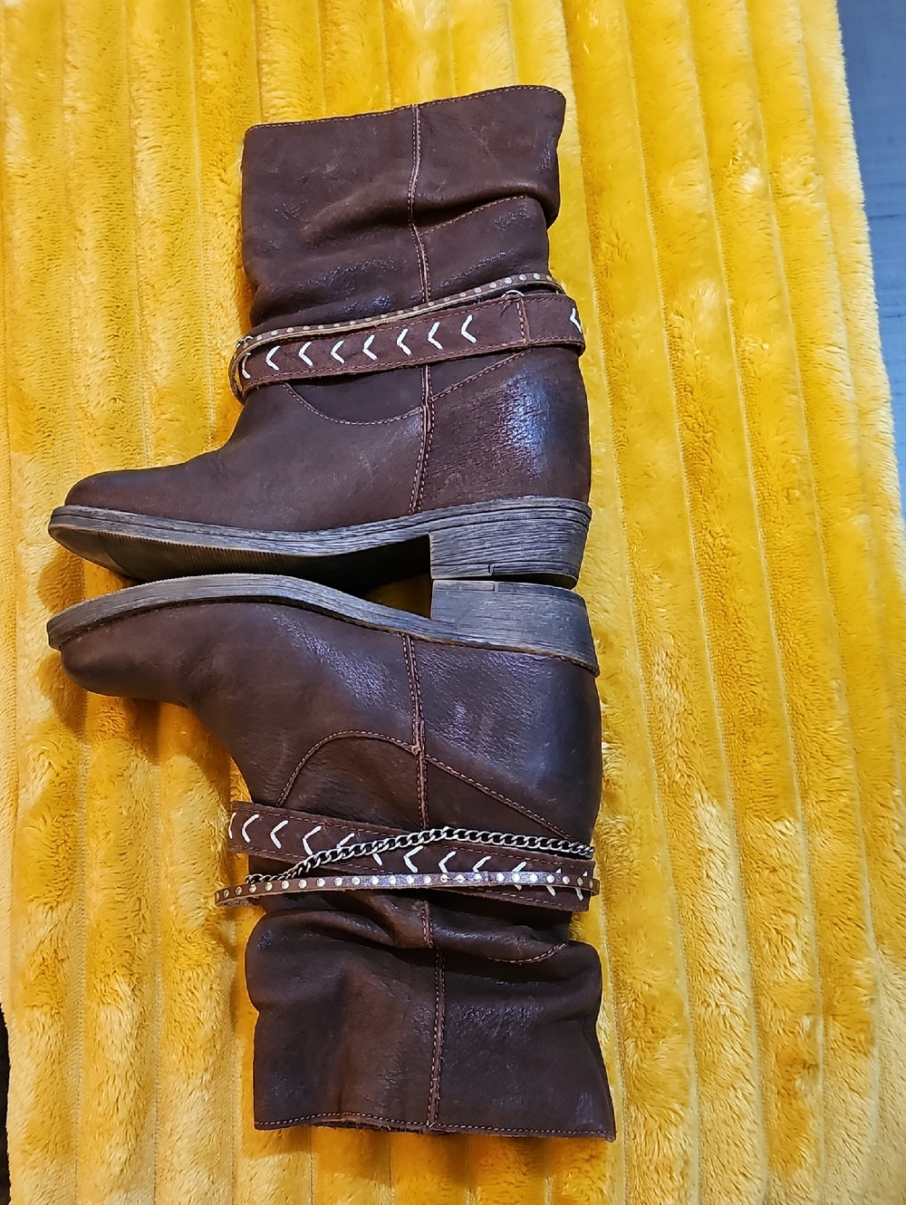 Boots - Picture 5 of 16